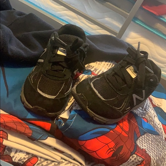 Shoes - Picture 3 of 4